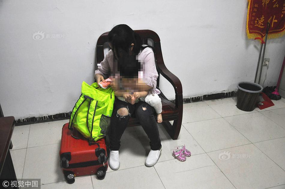 一架从重庆飞往多哈的客机因机械故障备降孟买