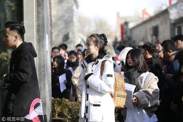尴尬 五一劳动节 蔡省长一边忙着自夸一边被上万人上街抗议